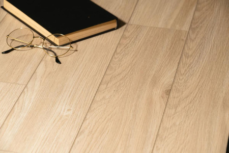 vinilovyj-laminat-bonkeel-style-dub-murivaj-3